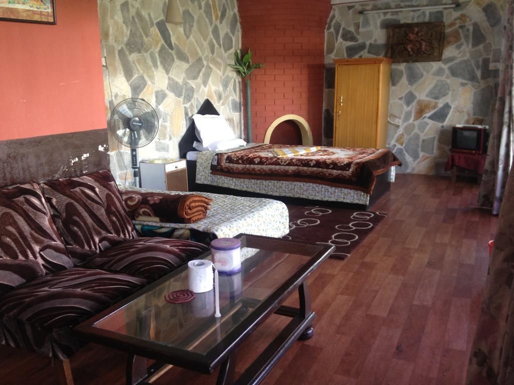 Snow View Mountain Resort Дхуликел Стая снимка